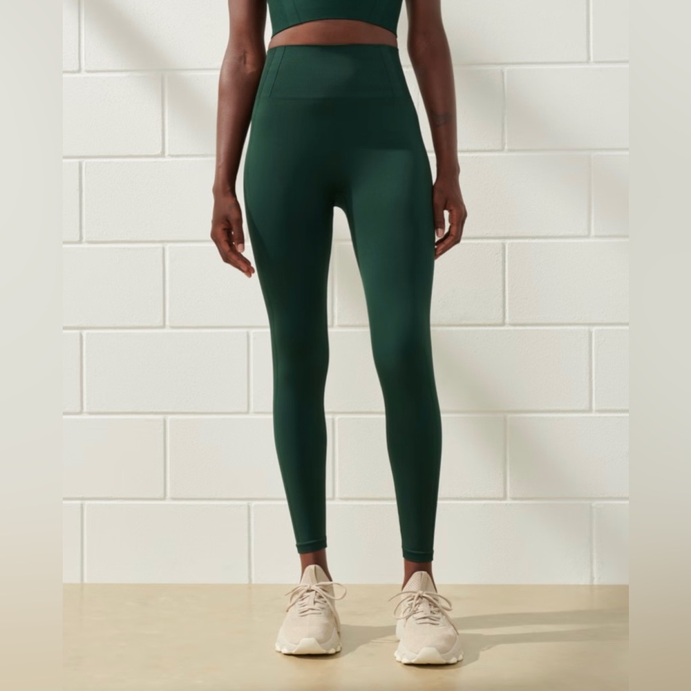 Abercrombie YPB seamlessCORE 7/8 length leggings Forest Edge color (dark green)